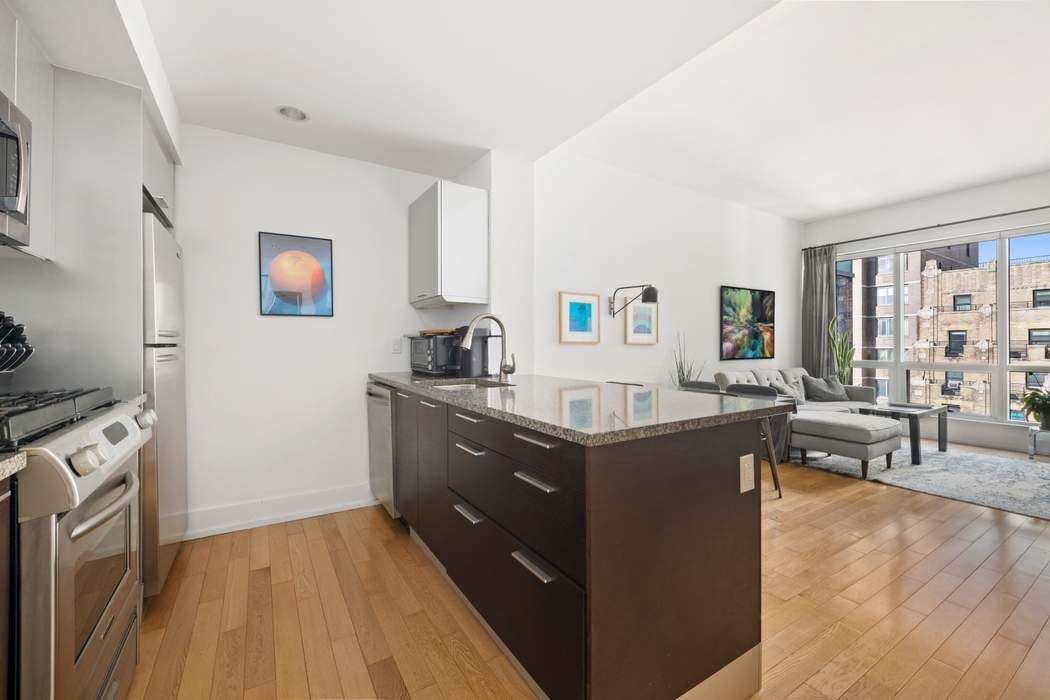 350 W 42nd Street 18E