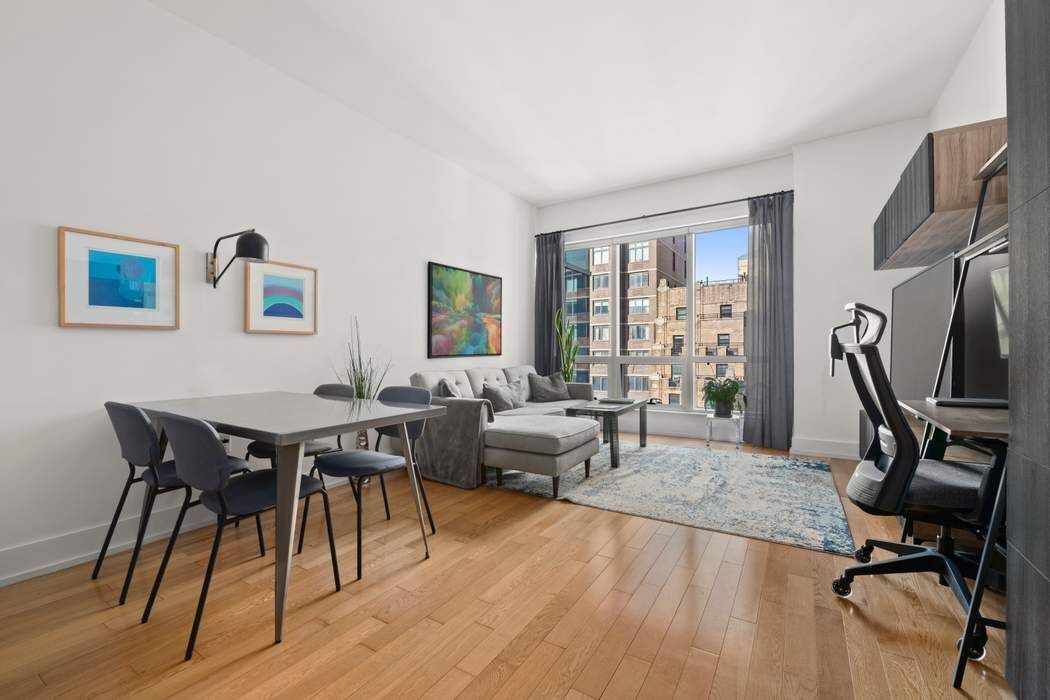 350 W 42nd Street 18E