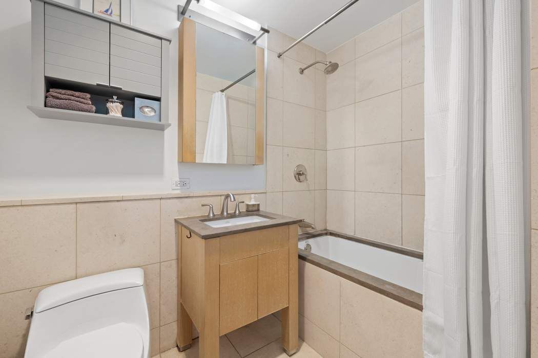 350 W 42nd Street 18E