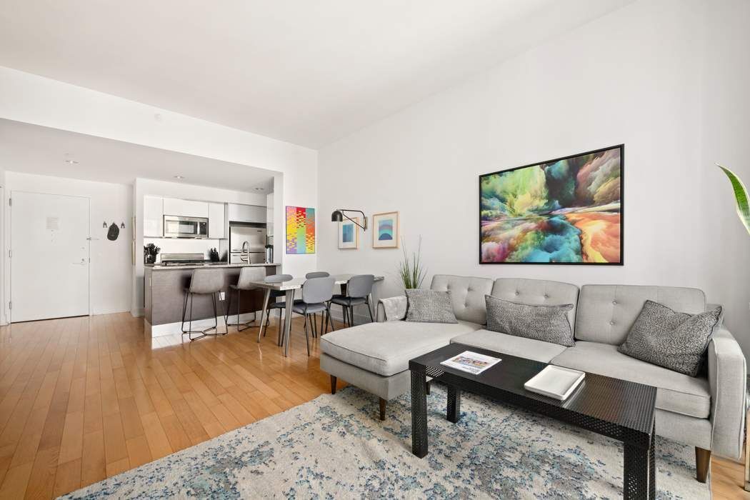350 W 42nd Street 18E