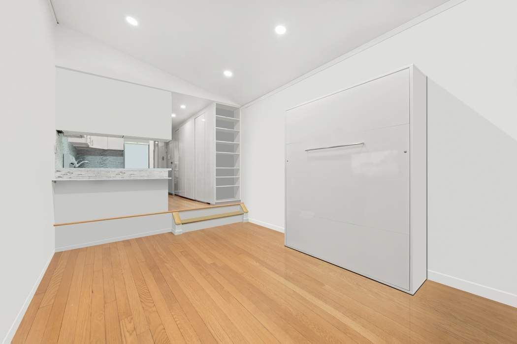35 E 10th Street 2G