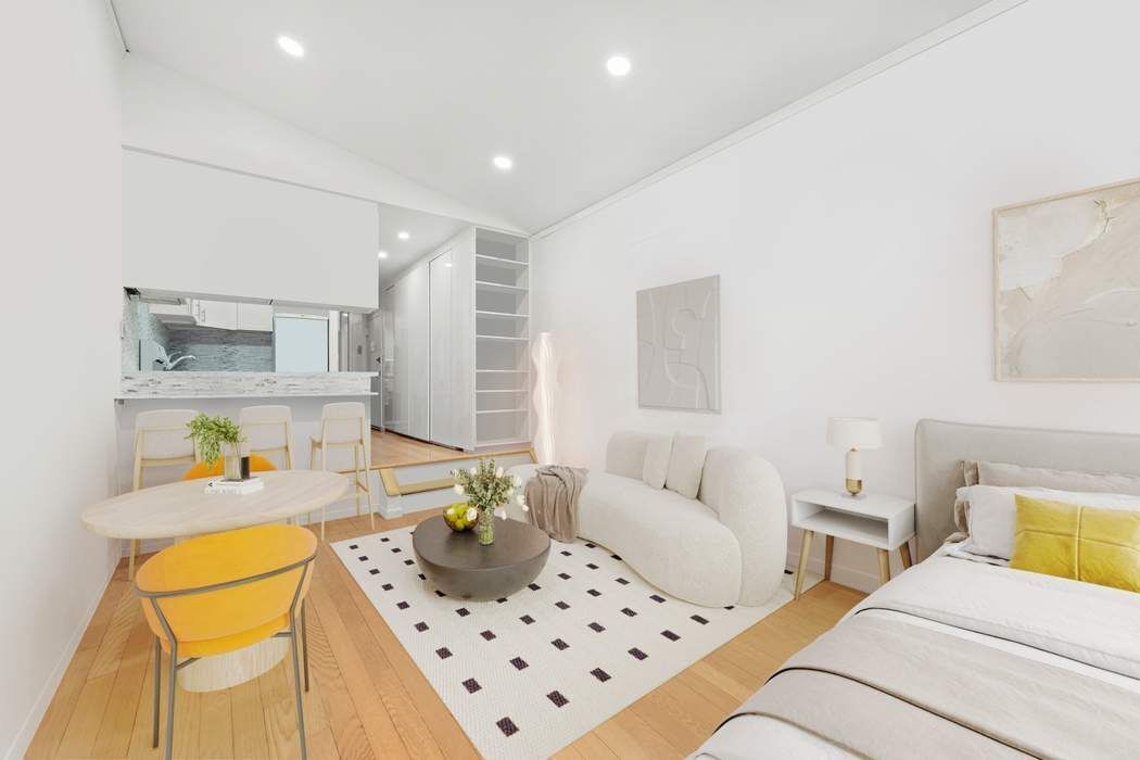 35 E 10th Street 2G