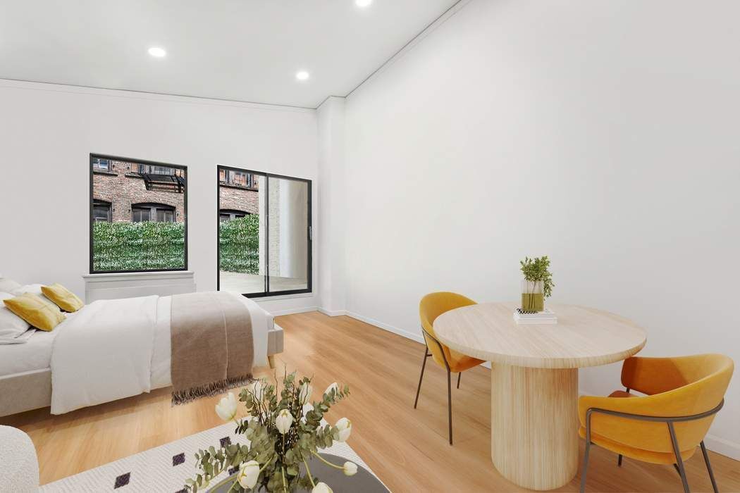 35 E 10th Street 2G