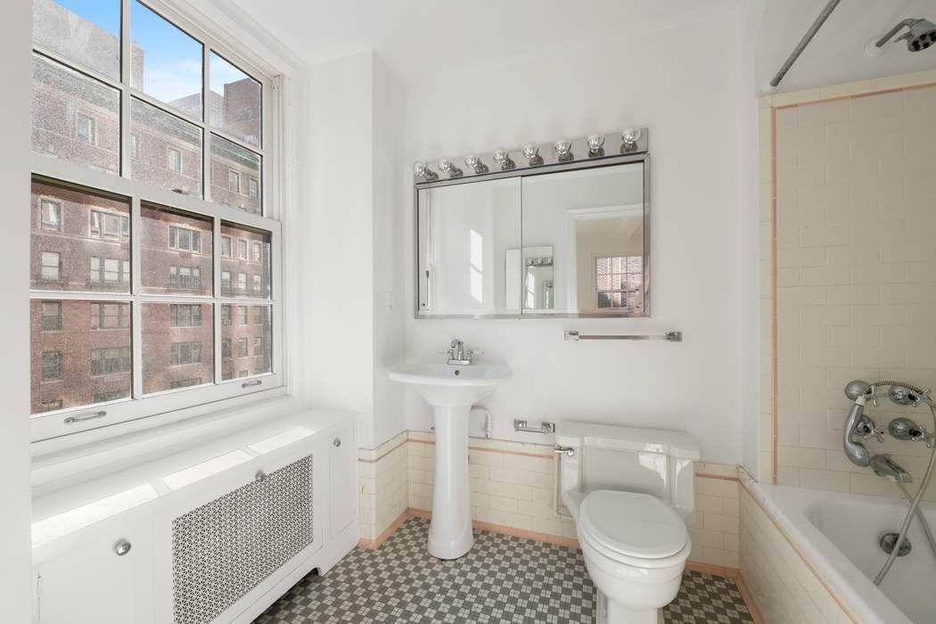 455 E 57th Street 11A