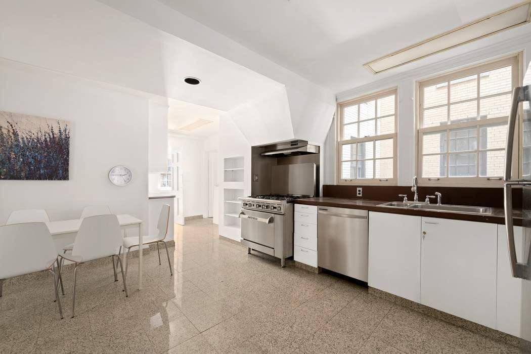 455 E 57th Street 11A