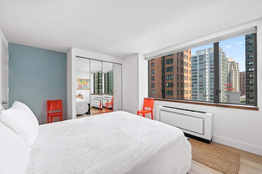 30 W 61st Street 17E