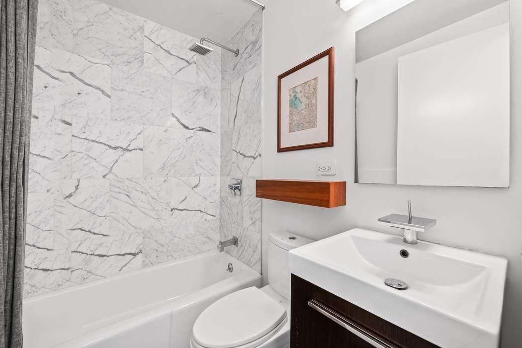 30 W 61st Street 17E