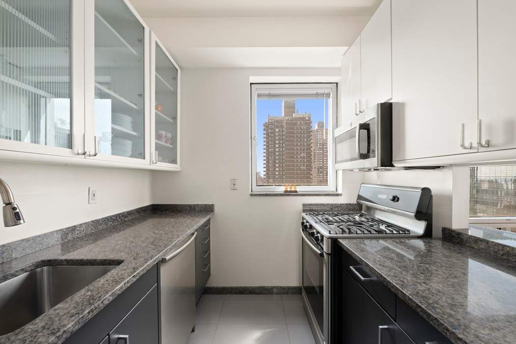 301 W 57th Street 27A
