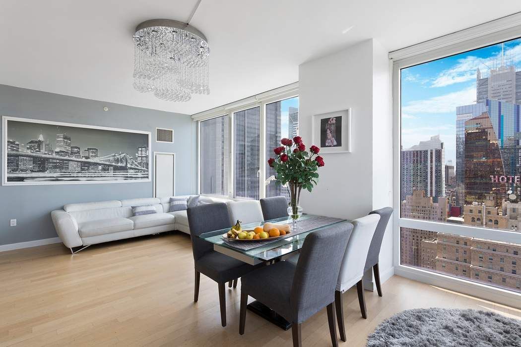 247 W 46th Street 3303