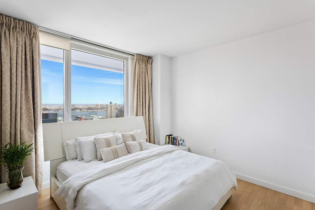 247 W 46th Street 3303