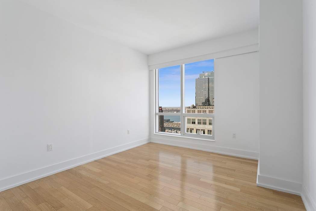 350 W 42nd Street 36B