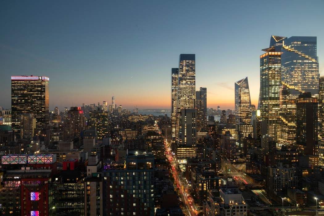 350 W 42nd Street 44H