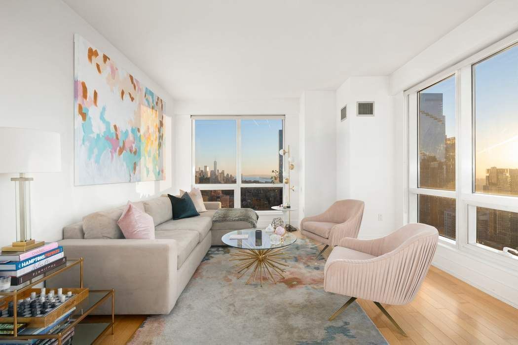 350 W 42nd Street 44H