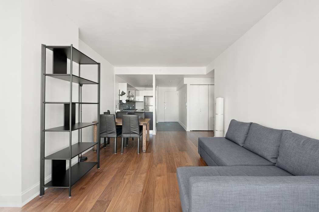 350 W 42nd Street 28D