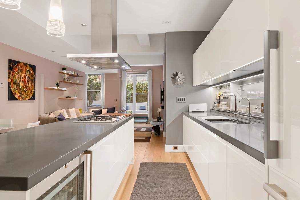 99 John Street 502-503