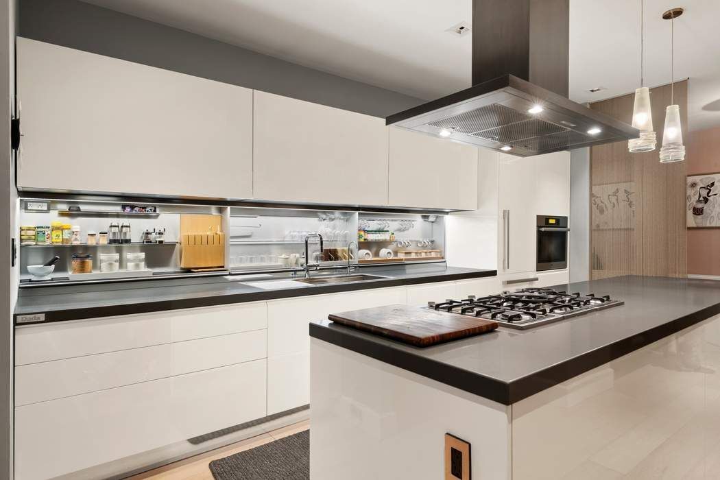 99 John Street 502-503