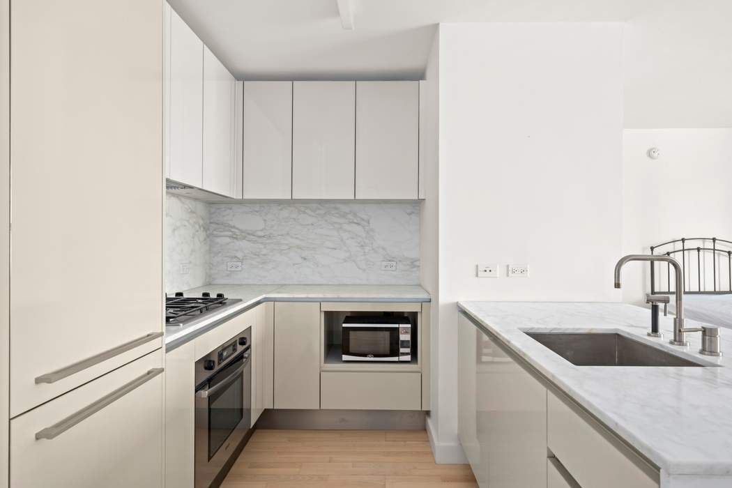 322 W 57th Street 23E