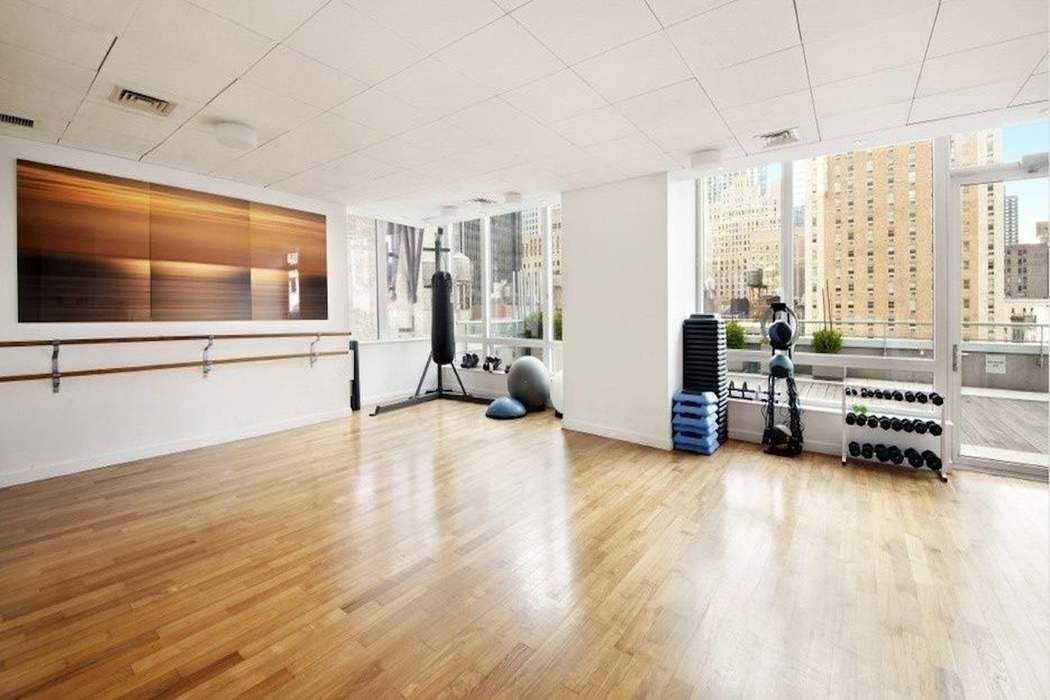 247 W 46th Street 1106