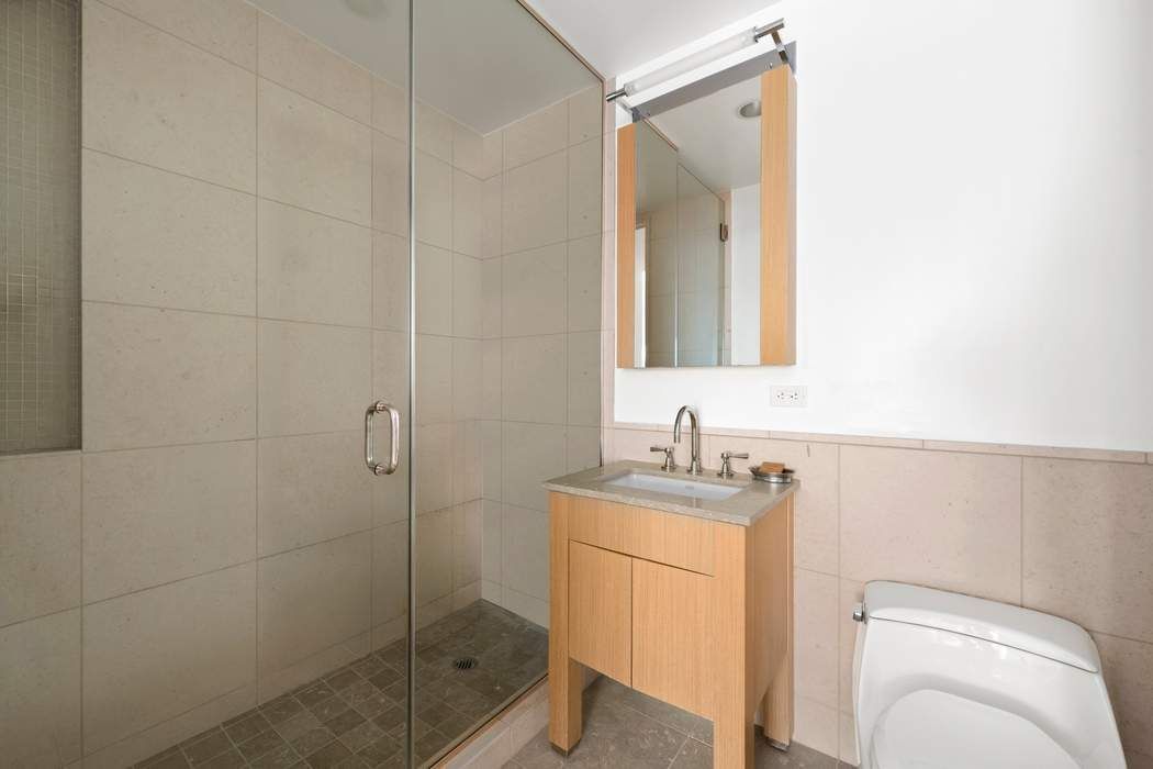 350 W 42nd Street 51AB