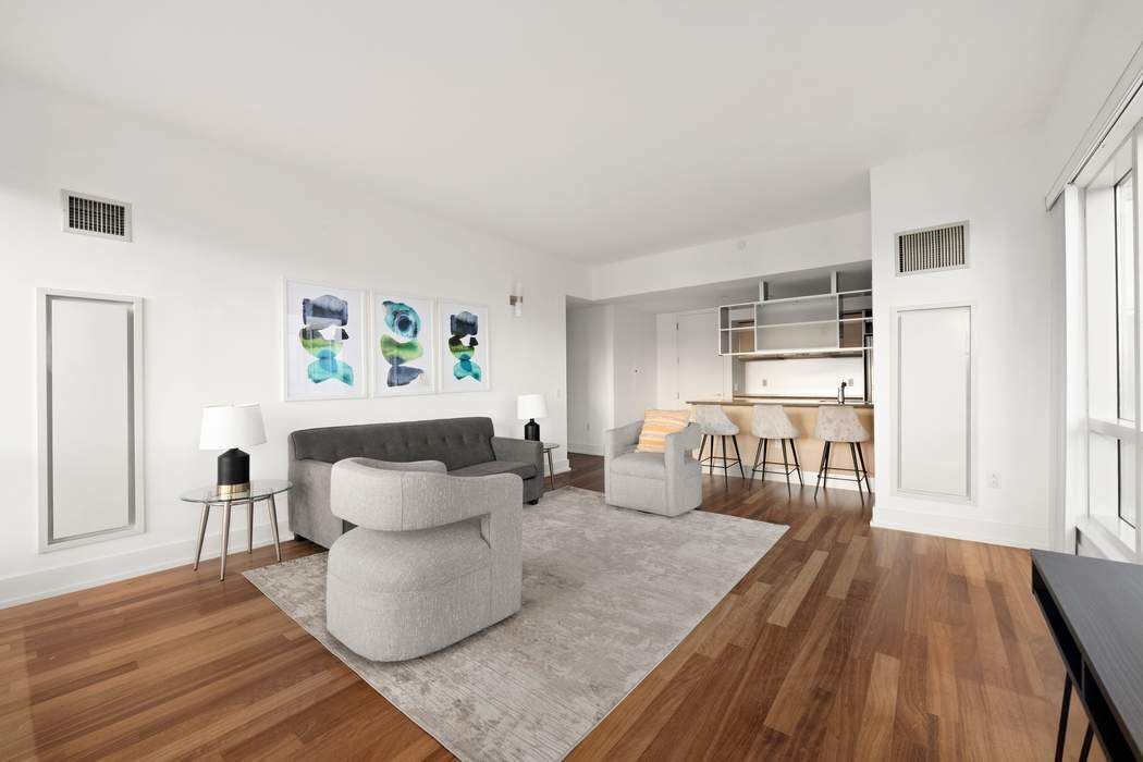 350 W 42nd Street 51AB