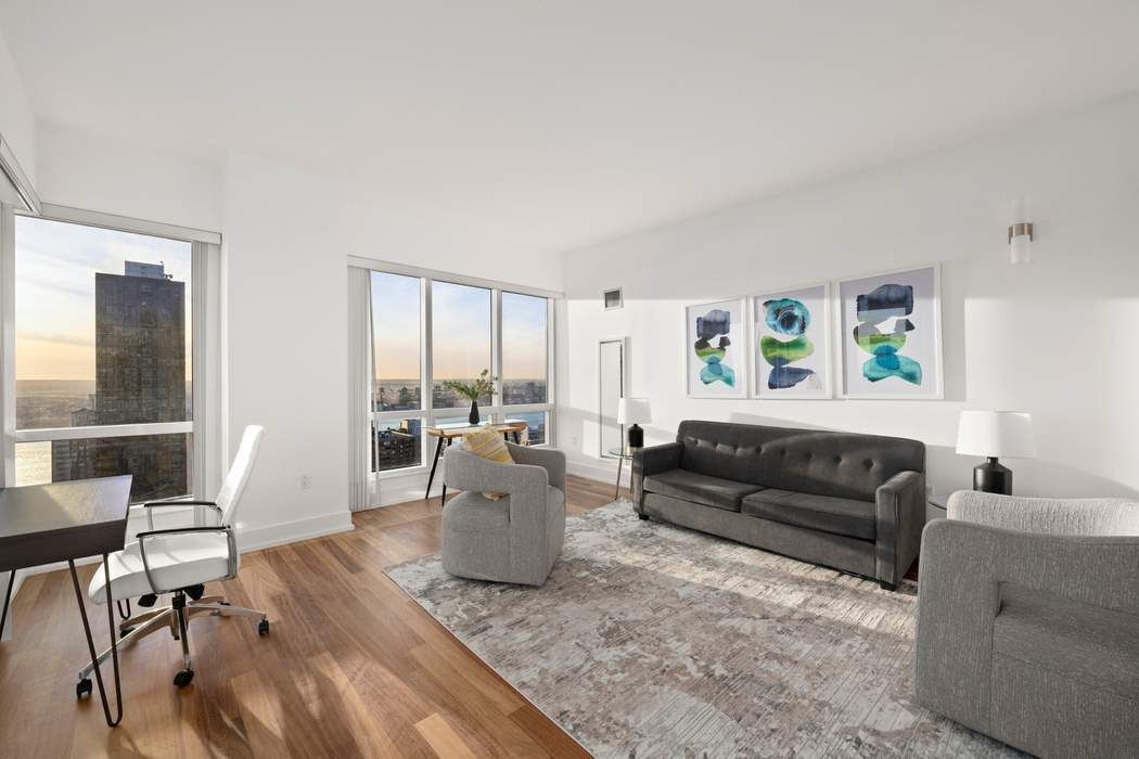 350 W 42nd Street 51AB