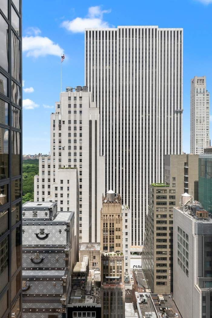 721 Fifth Avenue 33C