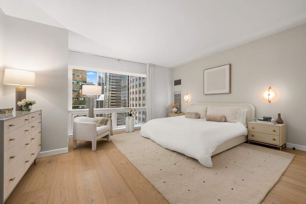 721 Fifth Avenue 33C