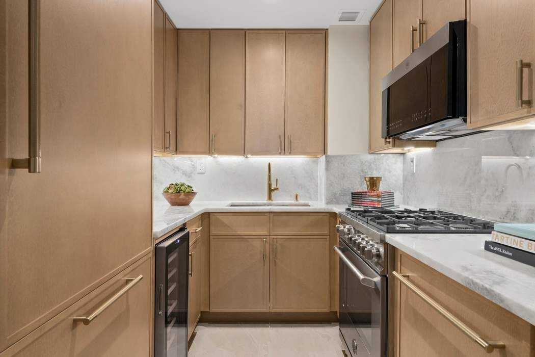721 Fifth Avenue 33C