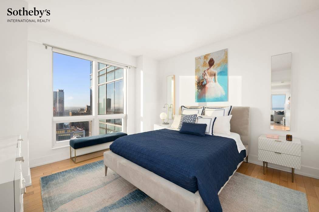 350 W 42nd Street 44H