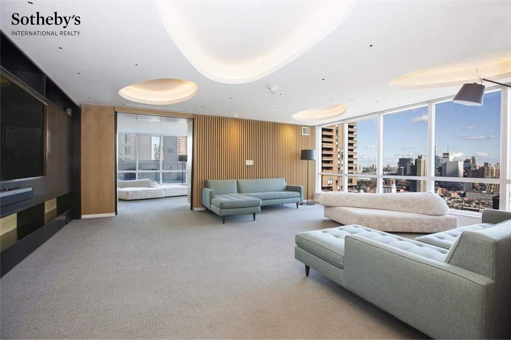 350 W 42nd Street 36B