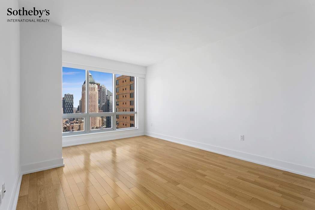 350 W 42nd Street 36B