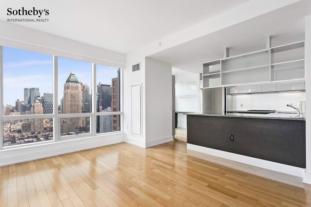 350 W 42nd Street 36B