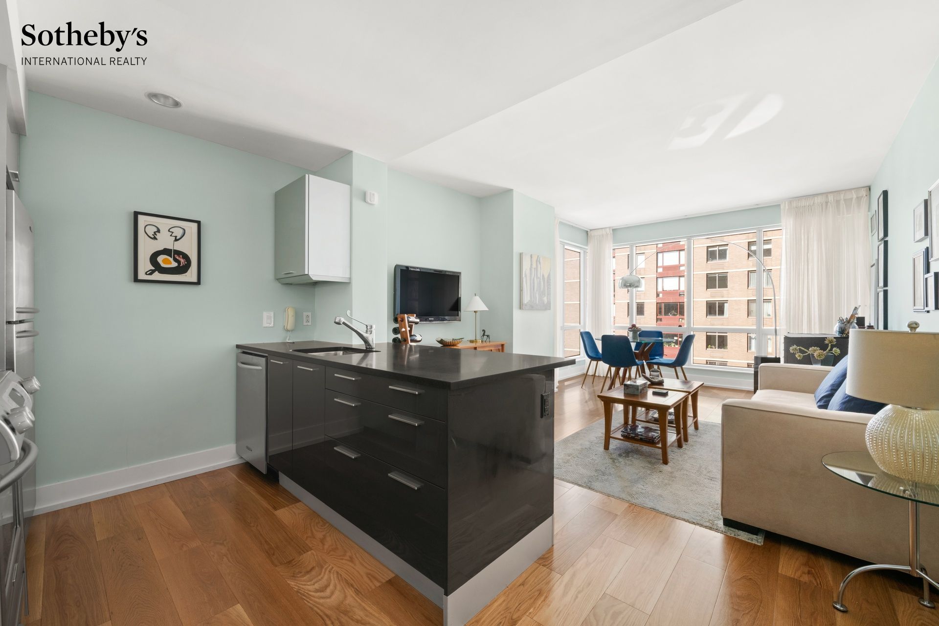 350 W 42nd Street 10C