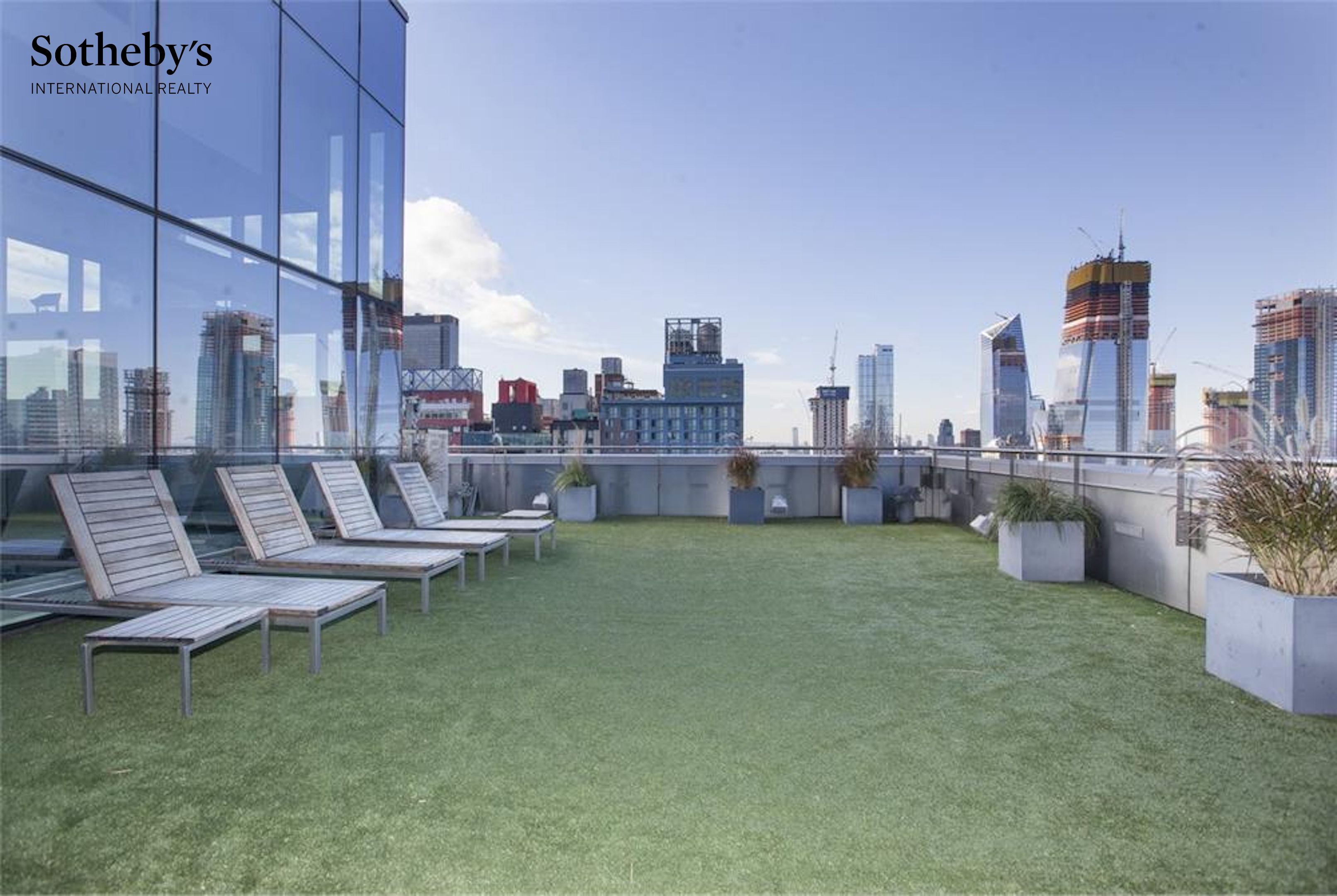 350 W 42nd Street 10C
