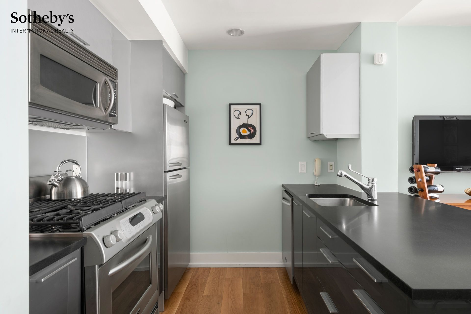 350 W 42nd Street 10C