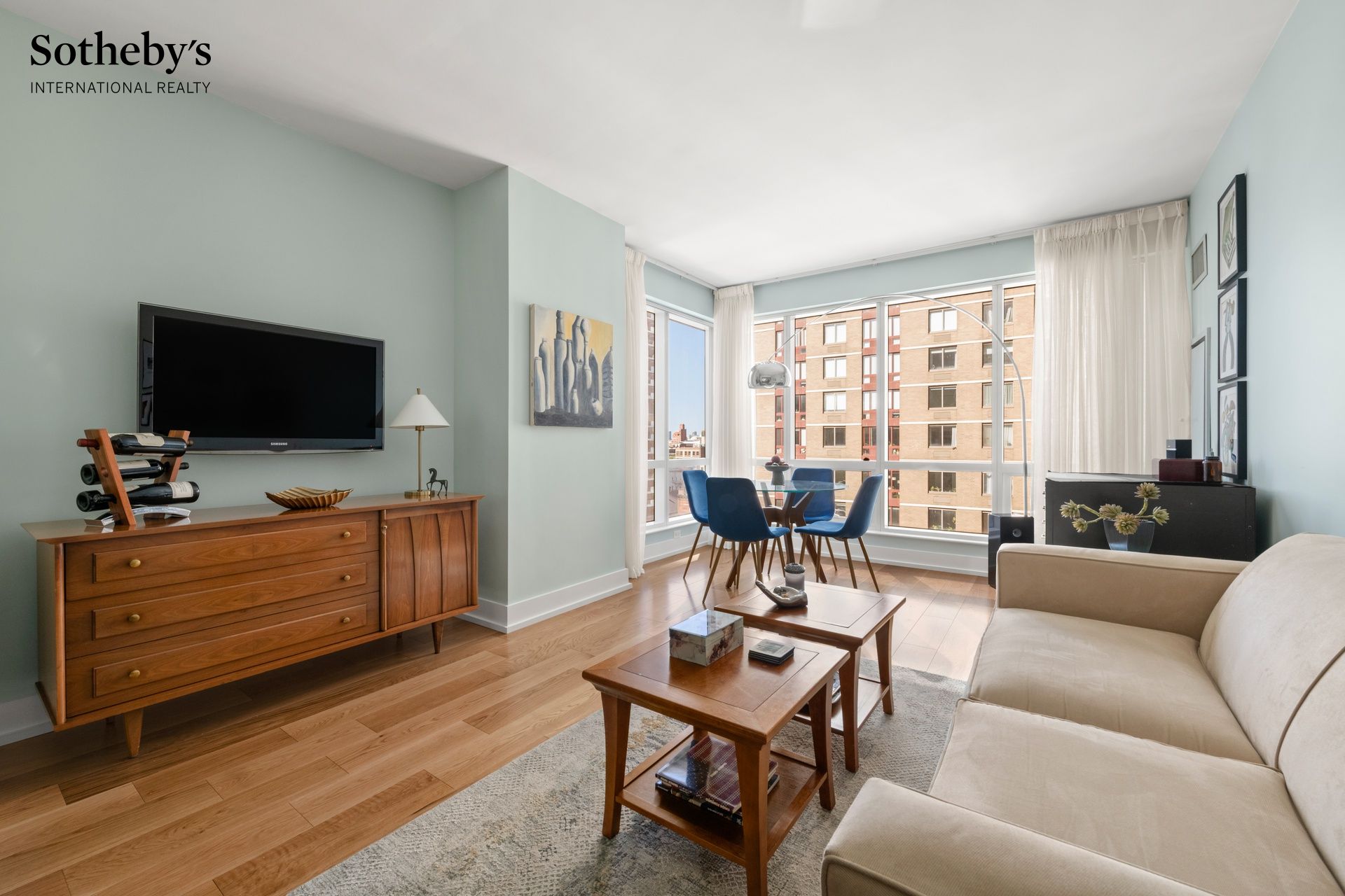 350 W 42nd Street 10C