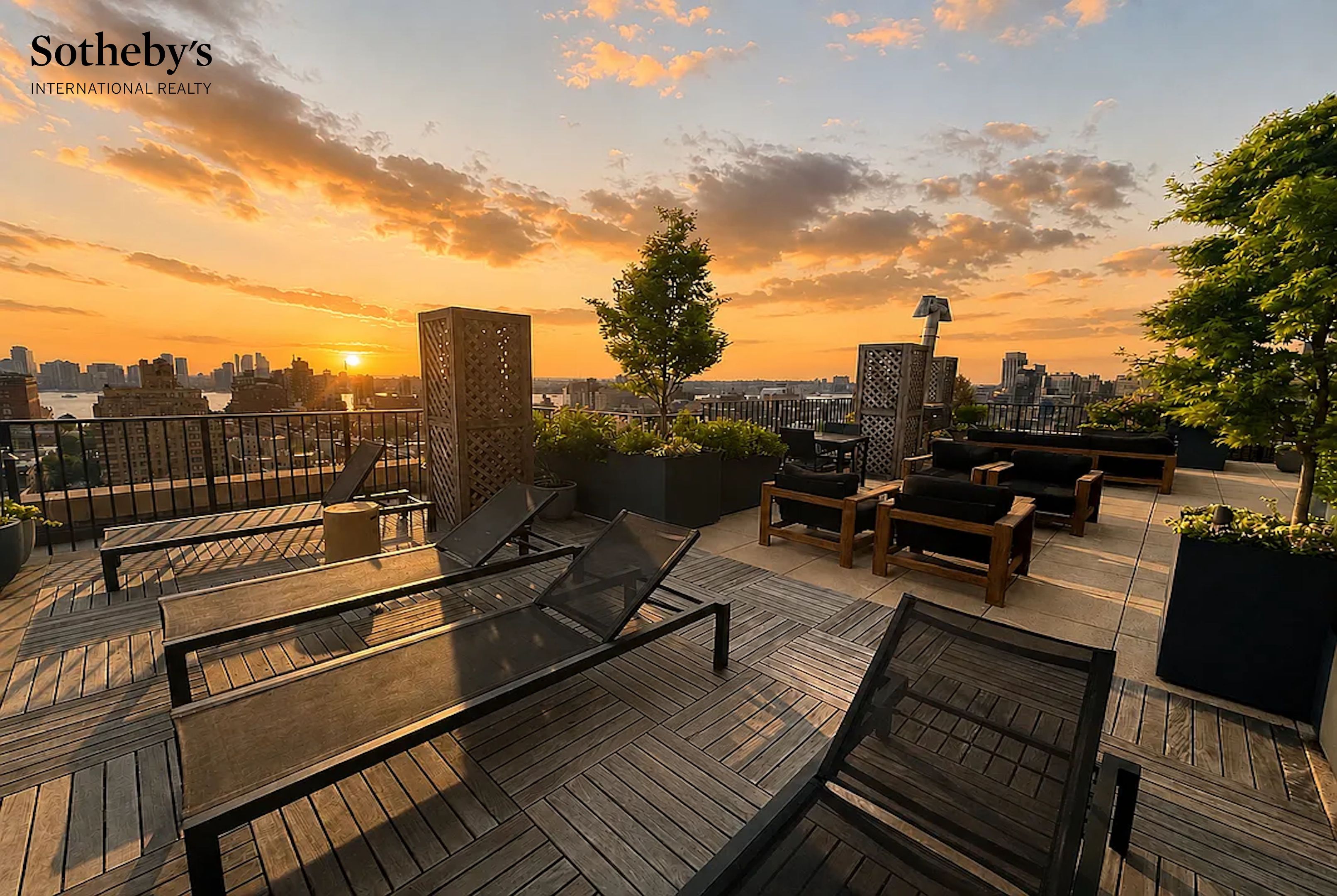 45 Christopher Street 16D