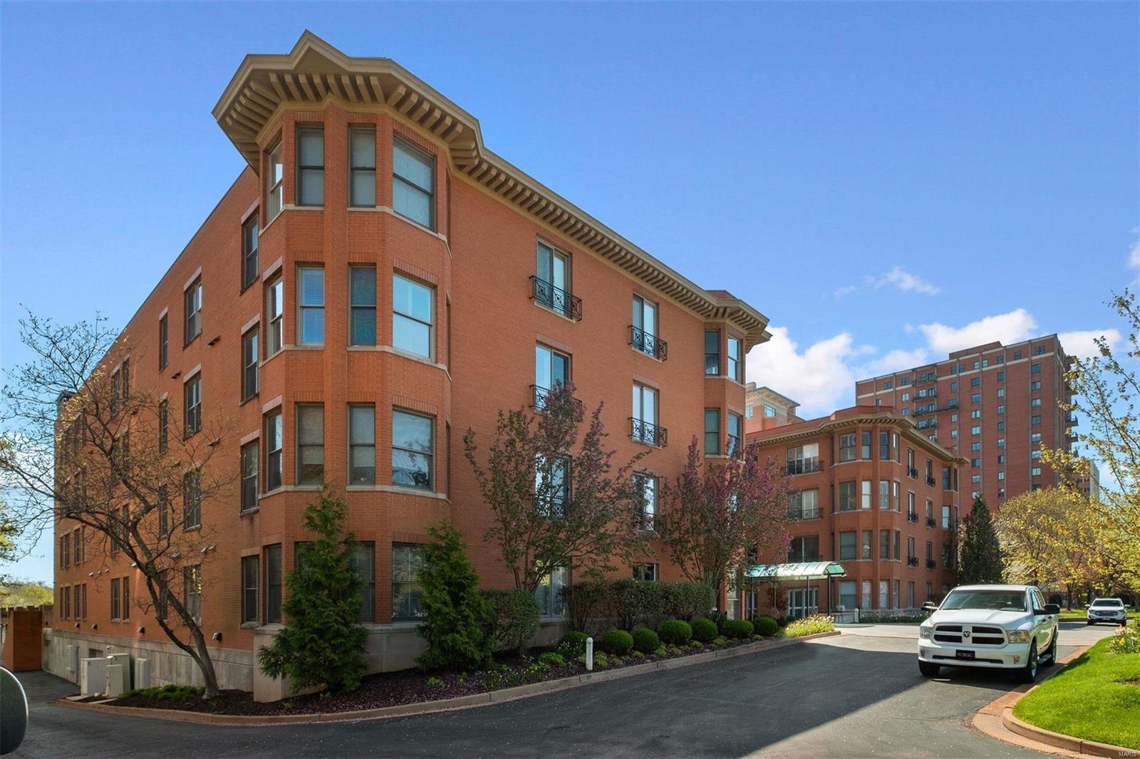 750 S Hanley Road Unit: 120