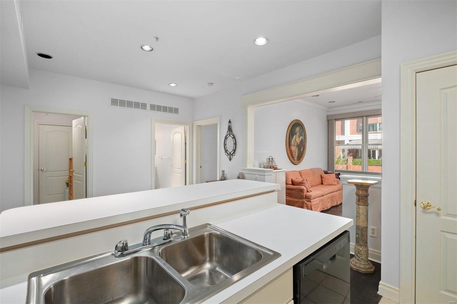 750 S Hanley Road Unit: 120