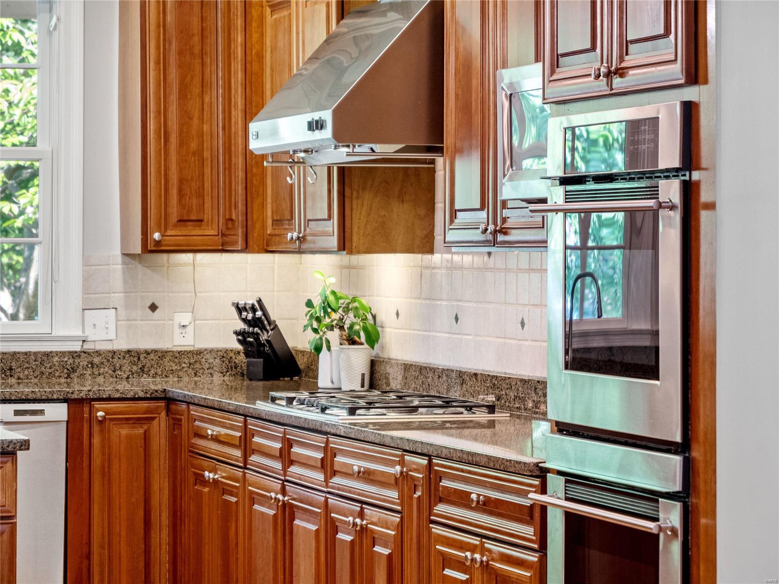 2004 Parkridge Avenue