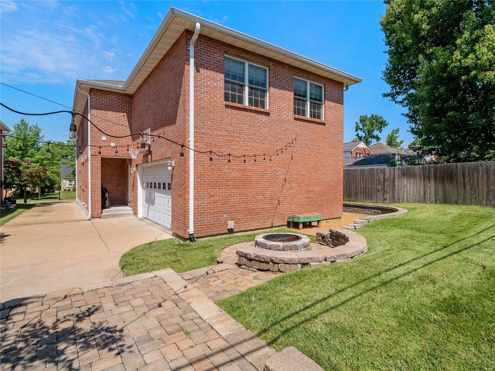 2004 Parkridge Avenue