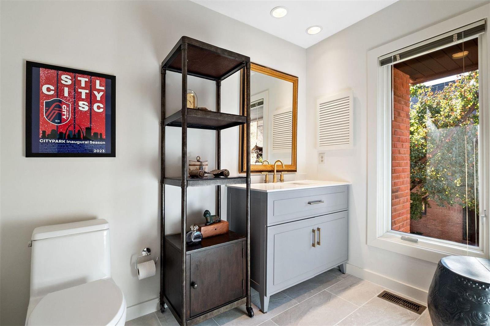 139 N Central Avenue Unit: H