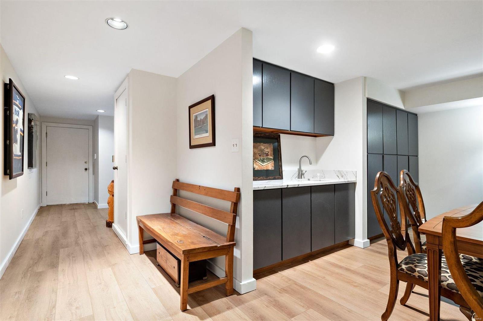 139 N Central Avenue Unit: H