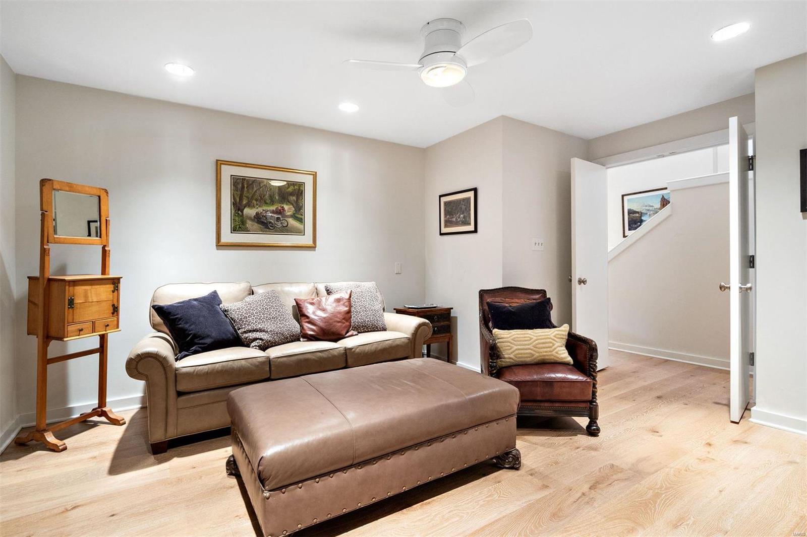 139 N Central Avenue Unit: H