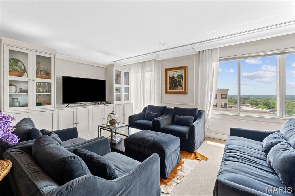 900 S Hanley Road Unit: PG