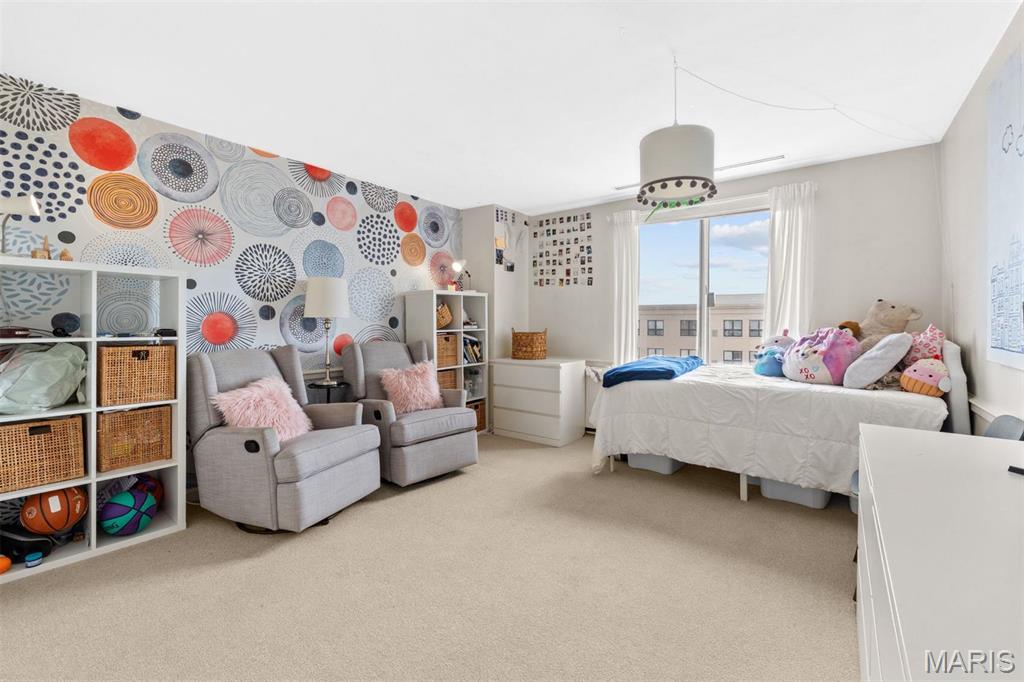 900 S Hanley Road Unit: PG
