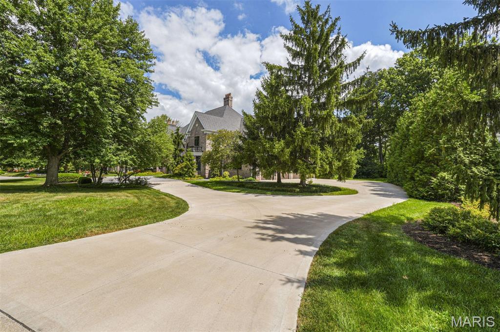 14 Ballantrae Court