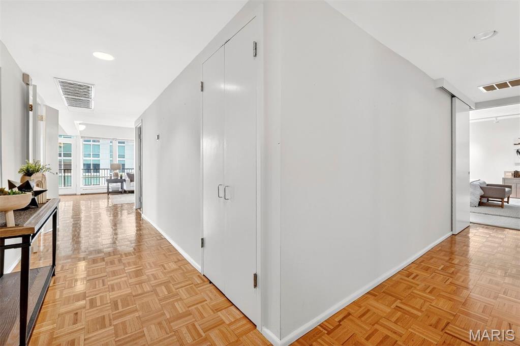 200 S Brentwood Boulevard Unit: 14D