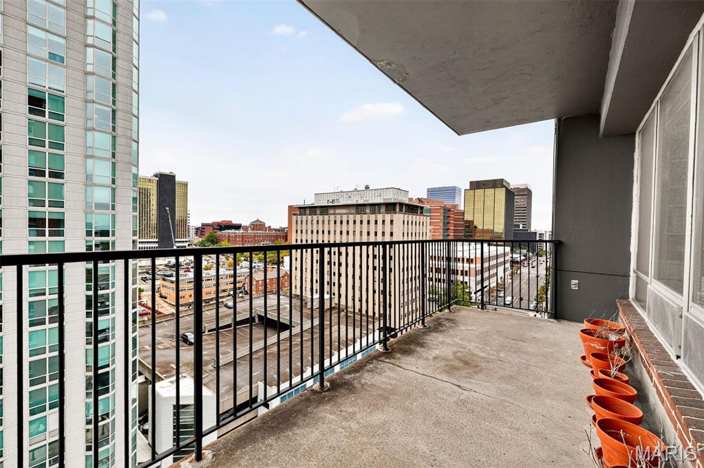 200 S Brentwood Boulevard Unit: 14D