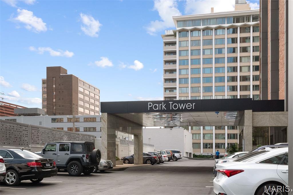 200 S Brentwood Boulevard Unit: 14D